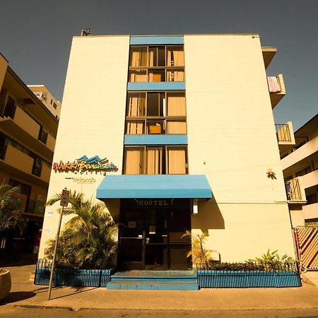Waikiki Beachside Hostel Хонолулу Екстериор снимка