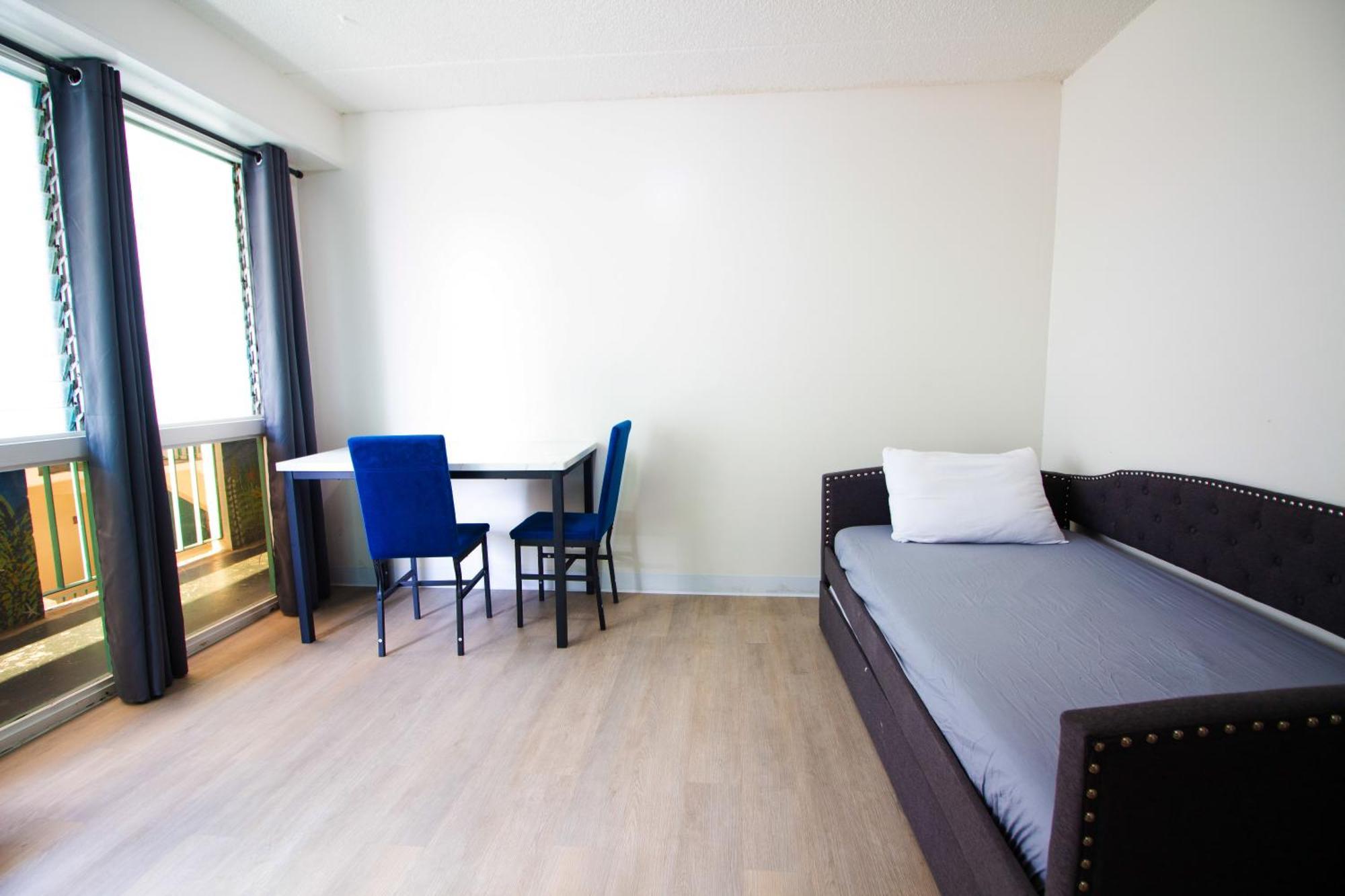 Waikiki Beachside Hostel Хонолулу Екстериор снимка