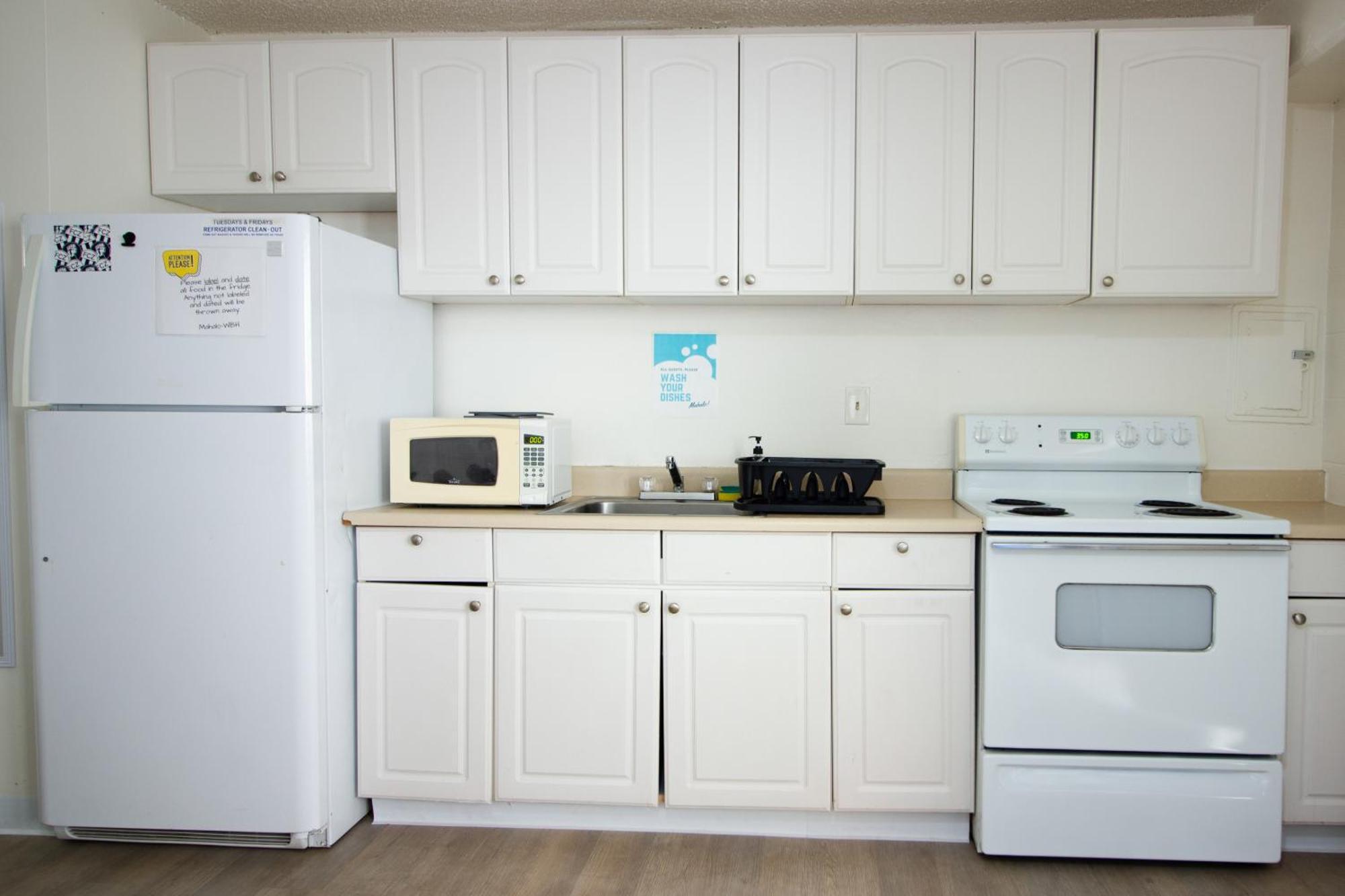 Waikiki Beachside Hostel Хонолулу Екстериор снимка