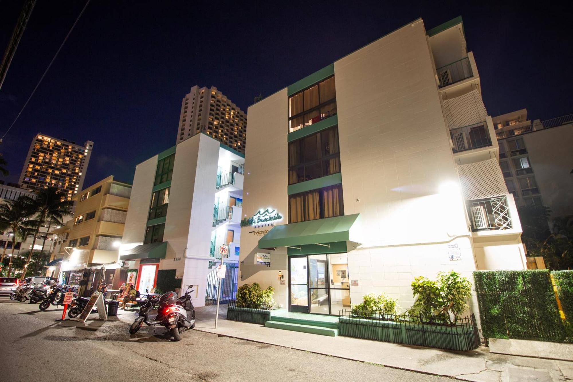 Waikiki Beachside Hostel Хонолулу Екстериор снимка